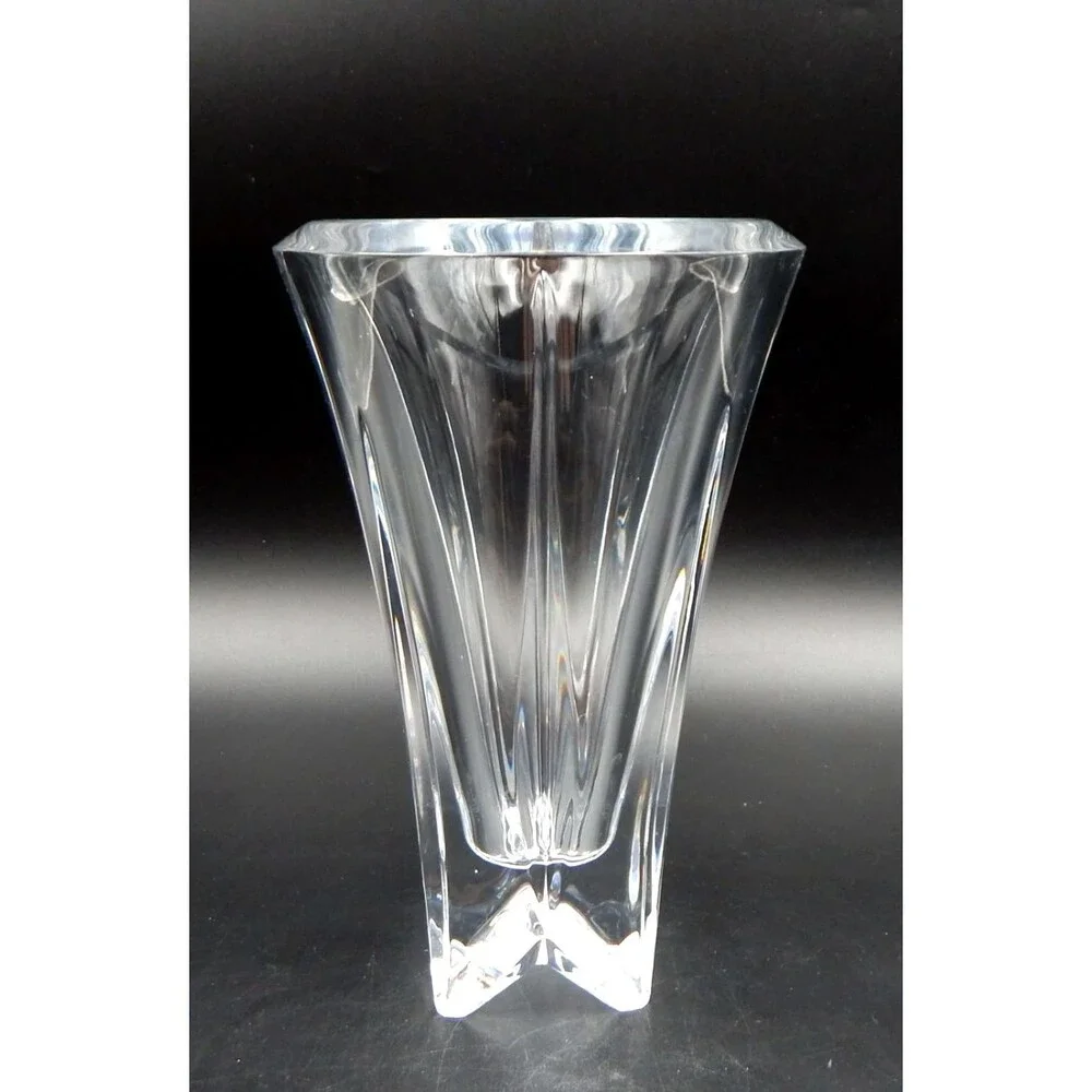 Lenox Ovations Oasis 8 Inch Lead Crystal Vase Glass Footed Blown